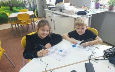 Warsztaty ozd&oacute;b robionych długopisem 3D 7