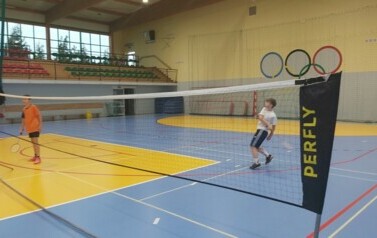 Gminne zawody w Badmintonie: Rywalizacja pełna pasji i zaangażowania 1