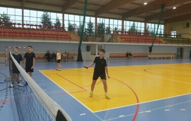 Gminne zawody w Badmintonie: Rywalizacja pełna pasji i zaangażowania 3