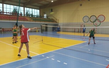 Gminne zawody w Badmintonie: Rywalizacja pełna pasji i zaangażowania 8