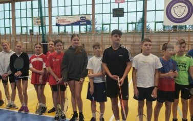Gminne zawody w Badmintonie: Rywalizacja pełna pasji i zaangażowania 12