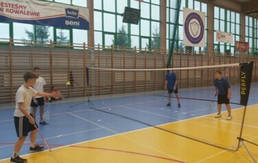 Gminne zawody w Badmintonie: Rywalizacja pełna pasji i zaangażowania 18