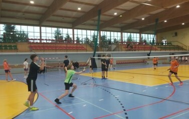 Gminne zawody w Badmintonie: Rywalizacja pełna pasji i zaangażowania 19