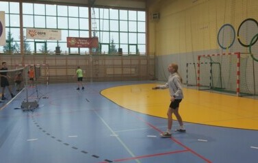 Gminne zawody w Badmintonie: Rywalizacja pełna pasji i zaangażowania 23