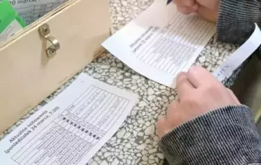 UCZNIOWIE KLASY V GRACZAMI NA GIEŁDZIE ... 2