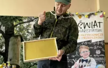 Warsztaty pszczelarskie w naszej szkole &ndash; fascynujące spotkanie z pszczelim światem 3