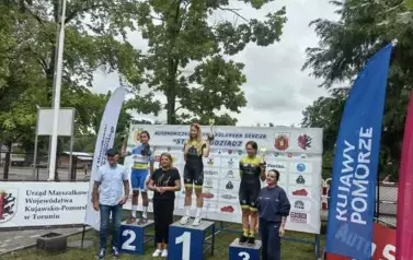 Trzy miejsca na podium dla kolarskich Sokoł&oacute;w 4