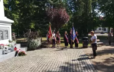 Pamięć, szacunek, historia &ndash; obecność szkoły w rocznicowych obchodach 9