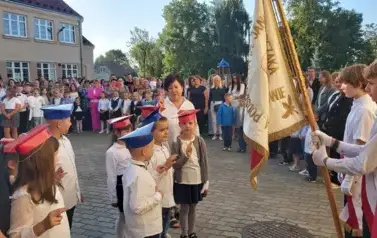 Szkoła zn&oacute;w pełna radości &ndash; wsp&oacute;lne powitanie nowego roku szkolnego 3