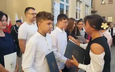 Szkoła zn&oacute;w pełna radości &ndash; wsp&oacute;lne powitanie nowego roku szkolnego 6