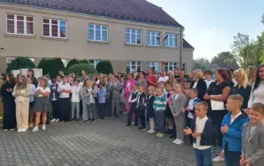 Szkoła zn&oacute;w pełna radości &ndash; wsp&oacute;lne powitanie nowego roku szkolnego 11