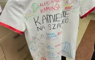 Lektura na wieszaku &ndash; &bdquo;Kamienie na szaniec&rdquo; 34