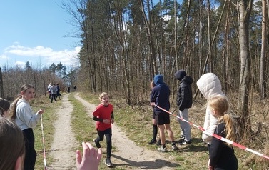 Gminne eliminacje w Drużynowych Biegach Przełajowych 18
