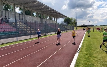 Świetny występ w tr&oacute;jboju &ndash; dziewczęta i chłopcy na podium 7