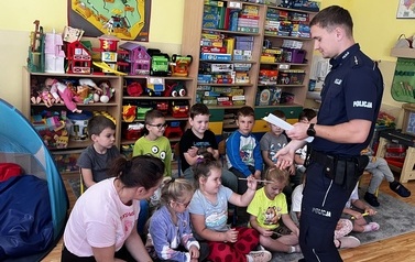 Bezpieczna droga do szkoły &ndash; spotkanie z Policjantami 1
