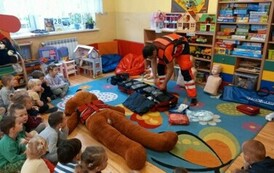 Wizyta ratownika medycznego w &bdquo;Krasnalach&rdquo; i &bdquo;Misiach&rdquo; 2