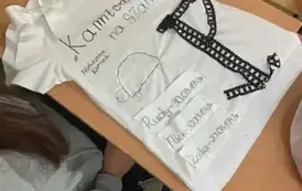 Lektura na wieszaku &ndash; &bdquo;Kamienie na szaniec&rdquo; 2