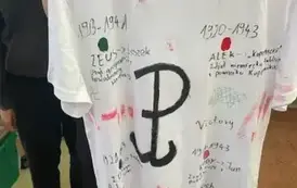 Lektura na wieszaku &ndash; &bdquo;Kamienie na szaniec&rdquo; 30