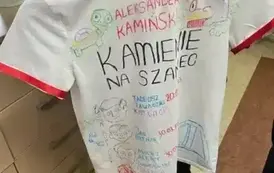 Lektura na wieszaku &ndash; &bdquo;Kamienie na szaniec&rdquo; 34