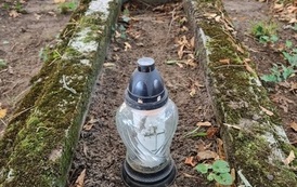 PORZĄDKOWANIE  CMENTARZA  EWANGELICKIEGO 5