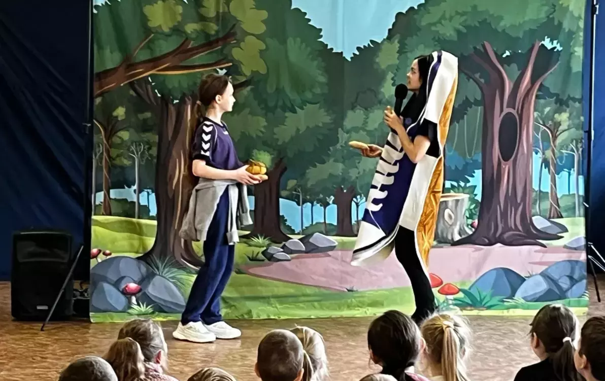 Zdjęcie do Odwiedziny Teatru Grupa T z Torunia - profilaktyka w humorystycznym wydaniu