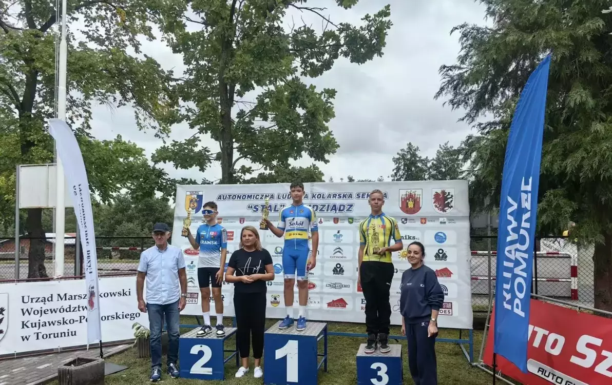 Zdjęcie do Trzy miejsca na podium dla kolarskich Sokoł&oacute;w