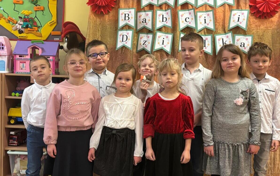 Zdjęcie do Dzień Babci i Dziadka w grupie przedszkolnej Misie