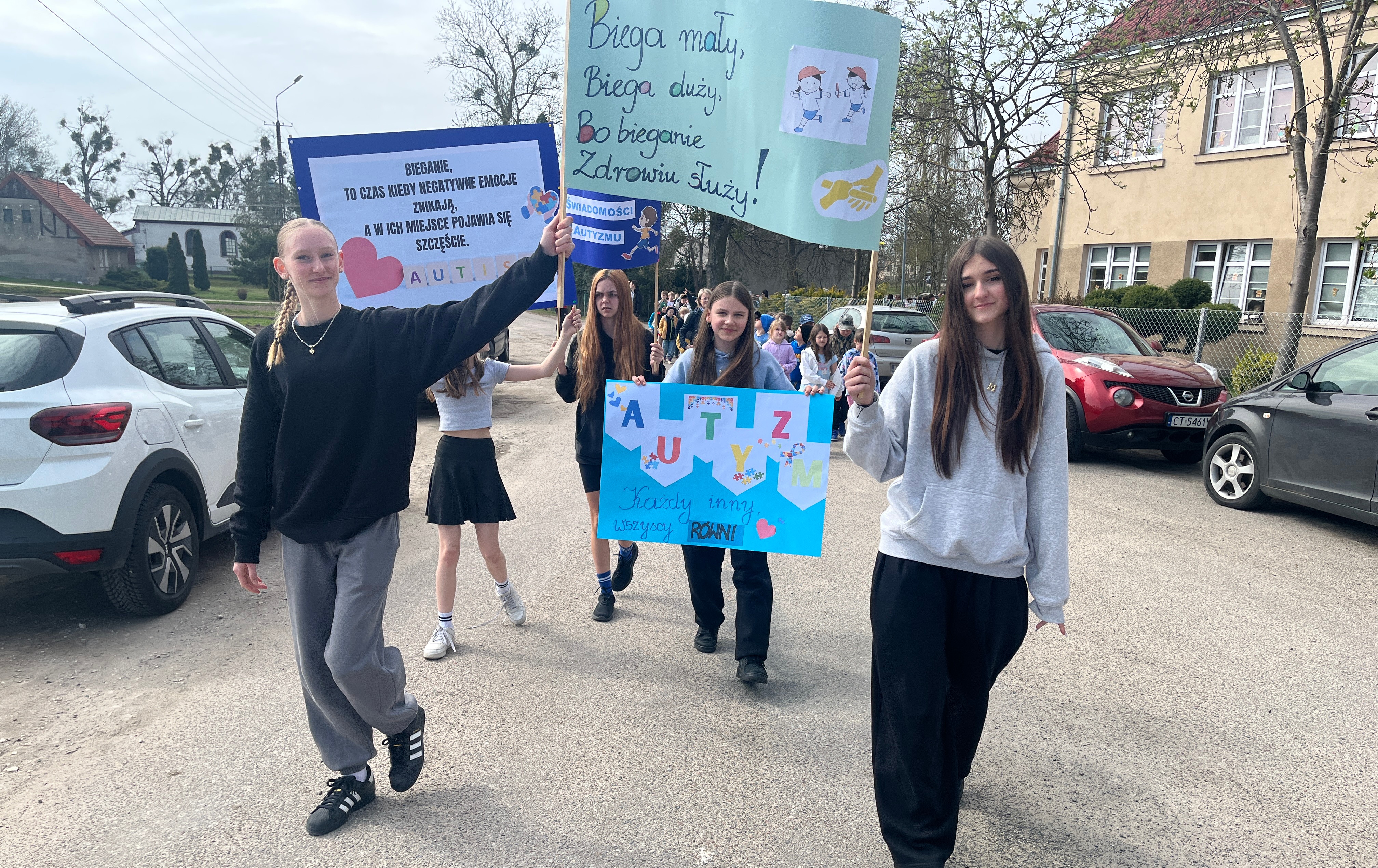 Zdjęcie do Szkolny Bieg Świadomości Autyzmu &ndash; promujemy zrozumienie, akceptację i solidarność